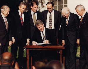Clinton signing the federal RFRA